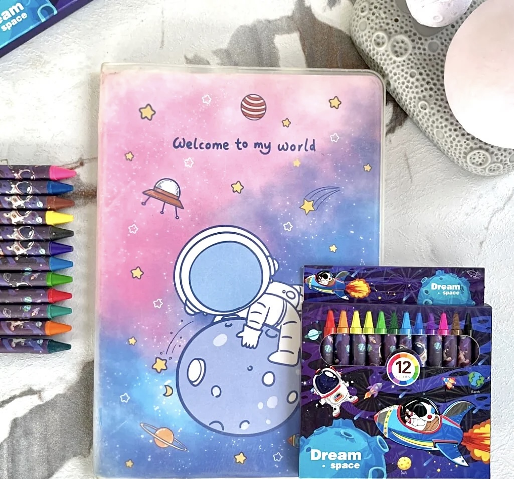 Space And Dinosaur Theme Crayons - Image 4